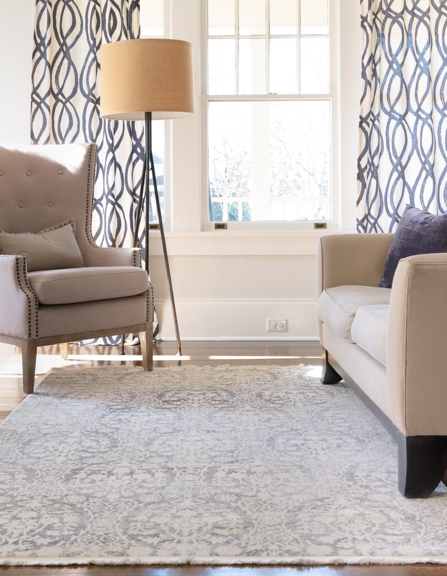 Light Gray 10' x 13' Modern Classical Rug | Rugs.com