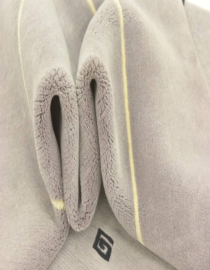 Detail image of  6' 8 x 9' 9  Hand Knotted Nepal Wool Rug