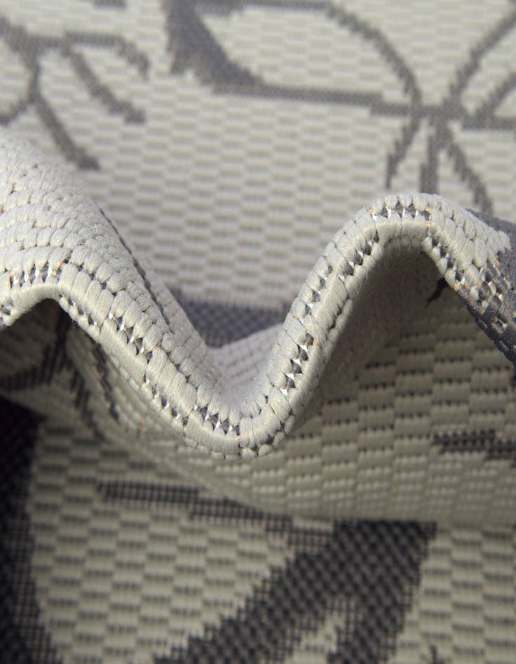 Detail image of  6' x 9'  Washable Botanical Indoor / Outdoor Rug