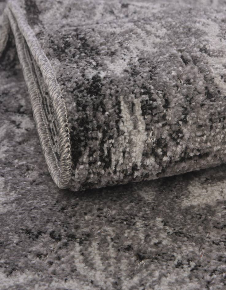 Detail image of  7' x 10'  Washable Botanical Indoor / Outdoor Rug