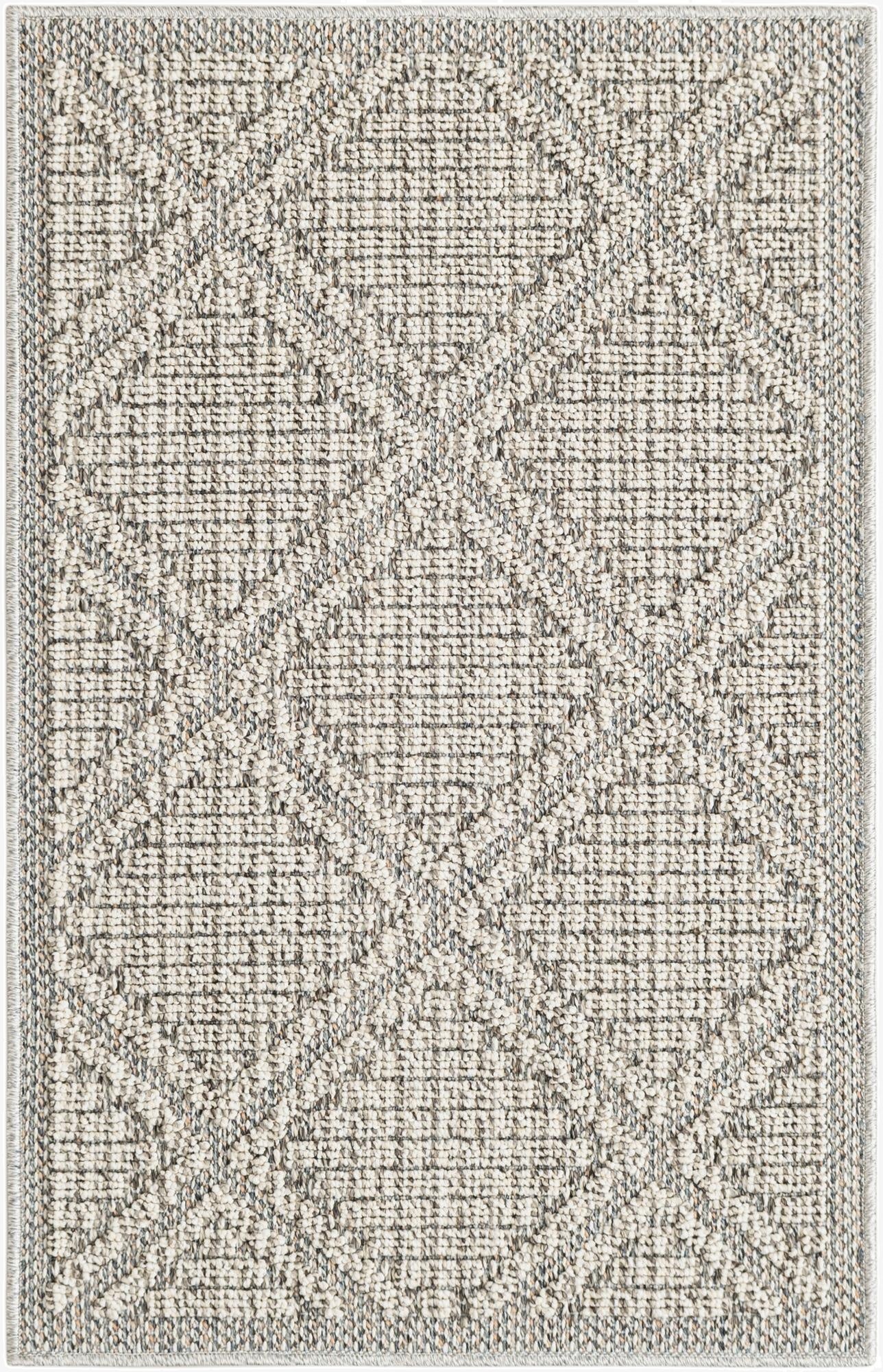  2' x 3' 1  Washable Lattice Indoor / Outdoor Rug
