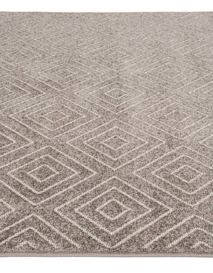 Detail image of  5' 3 x 7' 8  Washable Modern Indoor / Outdoor Rug