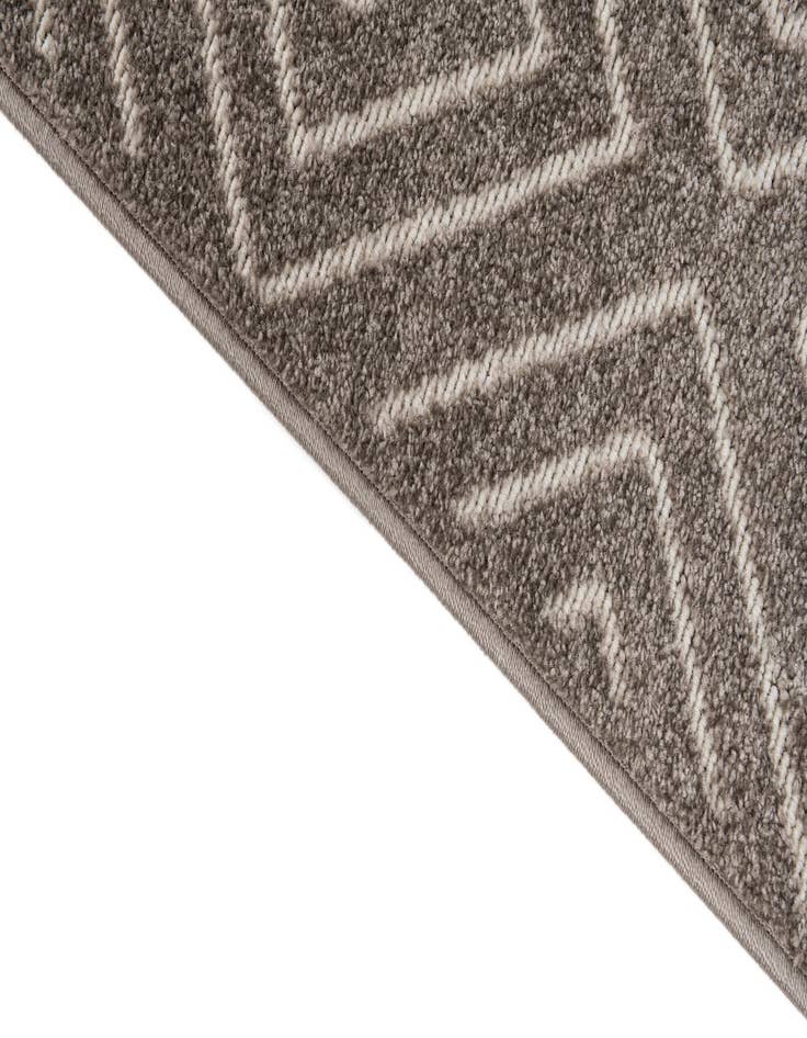 Detail image of  5' 3 x 7' 8  Washable Modern Indoor / Outdoor Rug