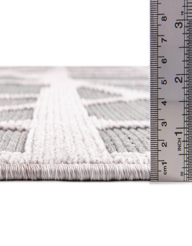 Detail image of  5' x 7' 7  Washable  Indoor / Outdoor Rug