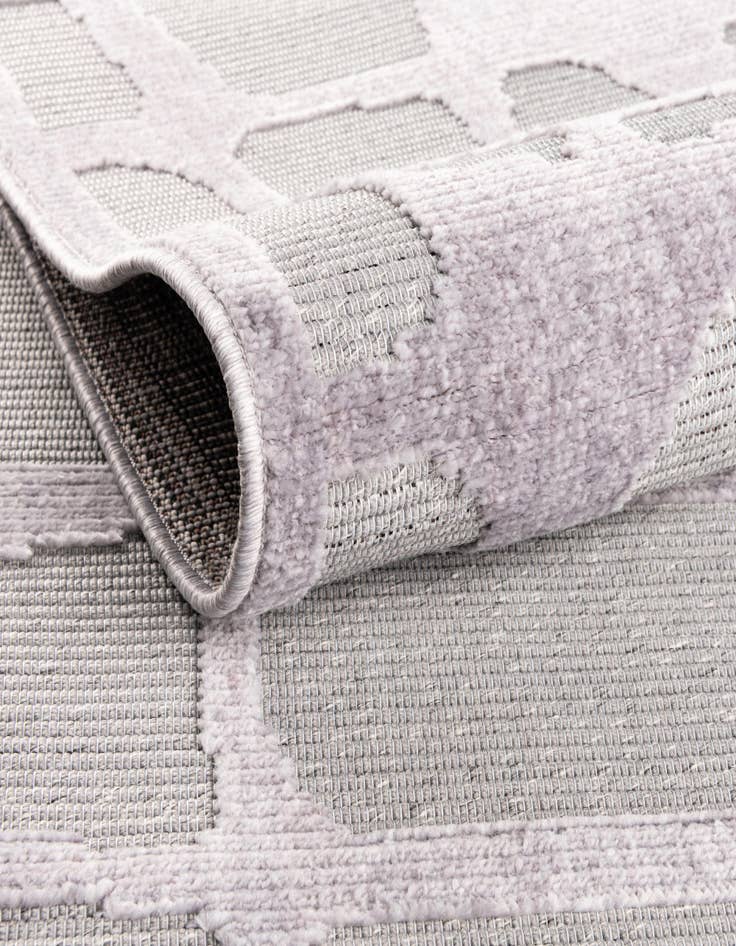 Detail image of  5' x 7' 7  Washable  Indoor / Outdoor Rug