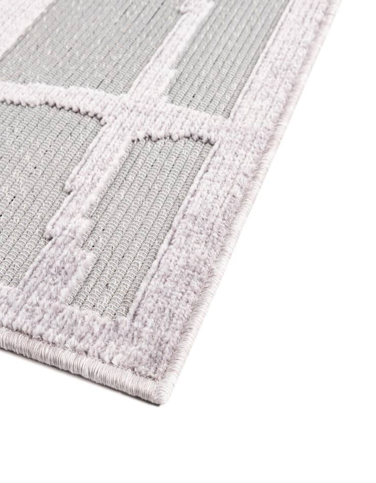 Detail image of  5' x 7' 7  Washable  Indoor / Outdoor Rug
