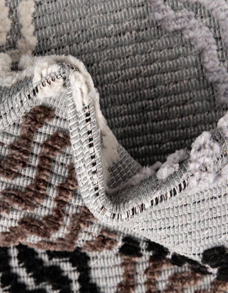 Detail image of  5' x 7' 7  Washable  Indoor / Outdoor Rug