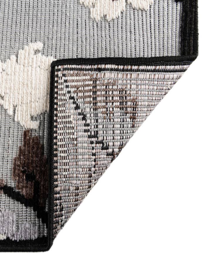 Detail image of  5' x 7' 7  Washable  Indoor / Outdoor Rug