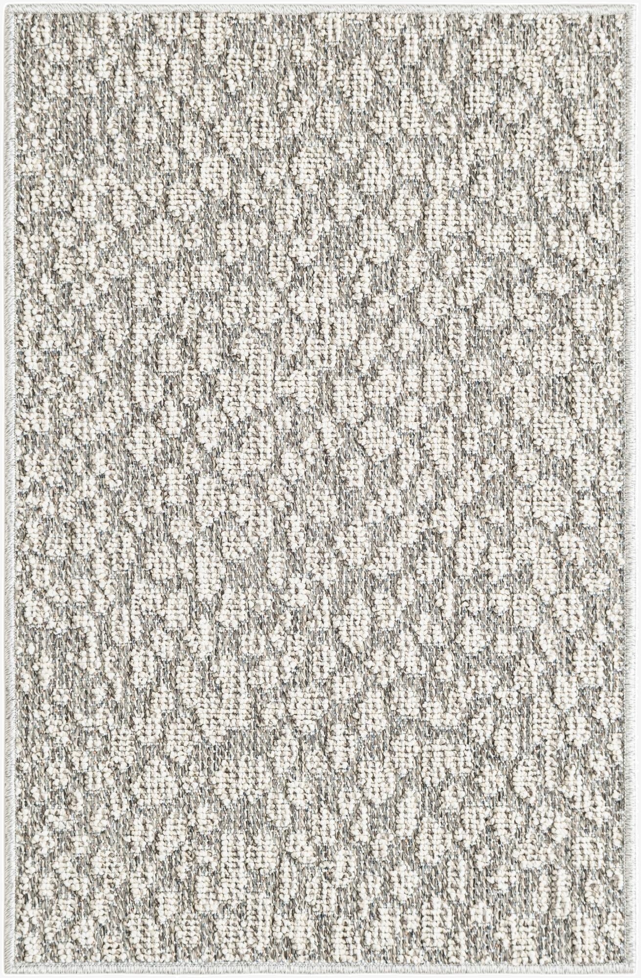 2' x 3' 1  Washable Safari Indoor / Outdoor Rug