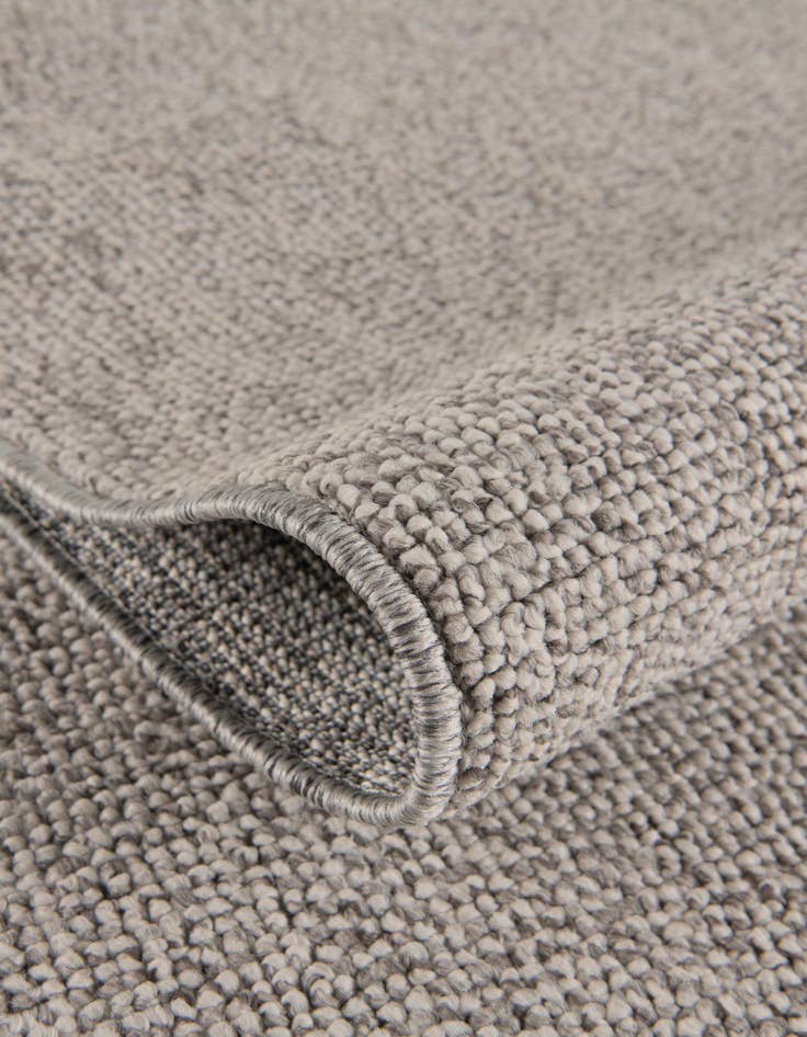 Detail image of  4' 1 x 6' 1  Washable Solid Indoor / Outdoor Rug