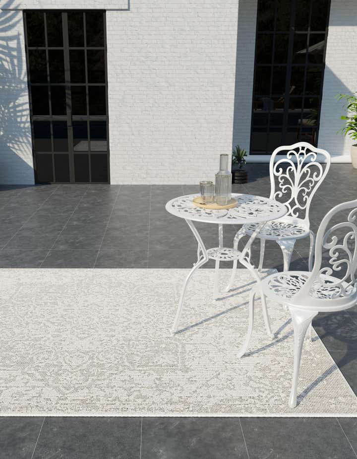 Light Gray 7' 10 x 10' Washable Traditional Indoor / Outdoor Rug | Rugs.com