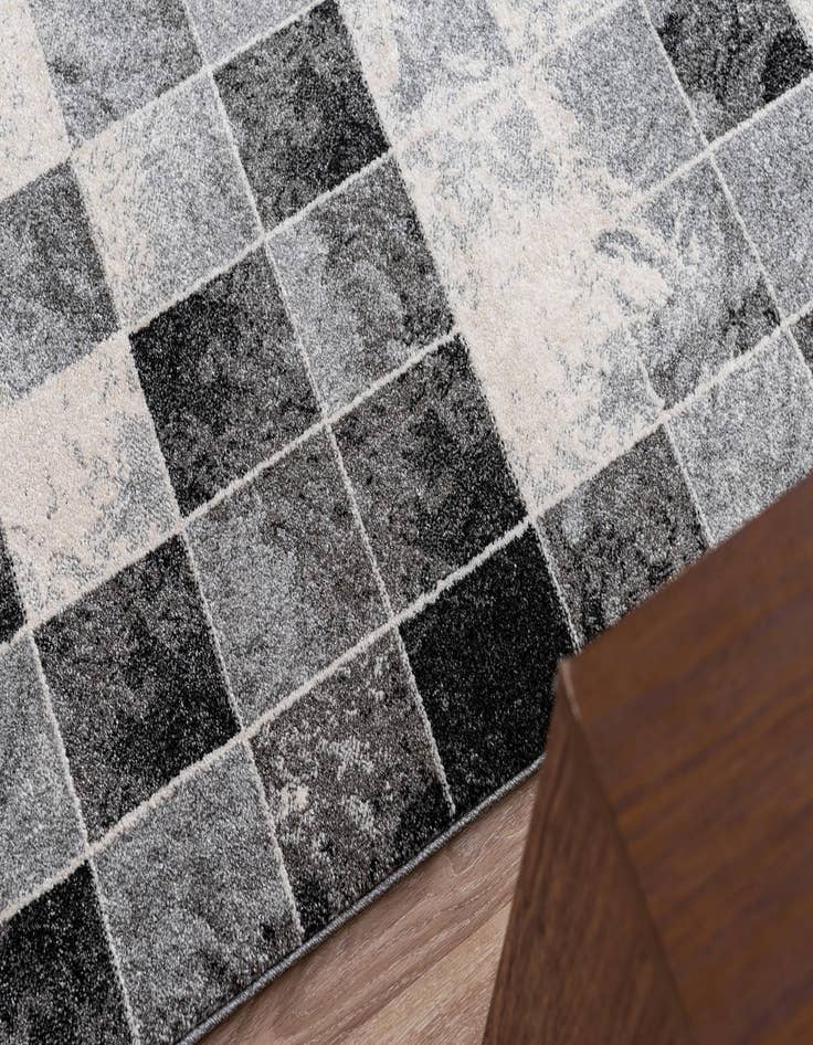 Detail image of  7' x 10' Savannah Rug