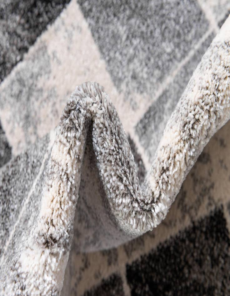 Detail image of  7' x 10' Savannah Rug