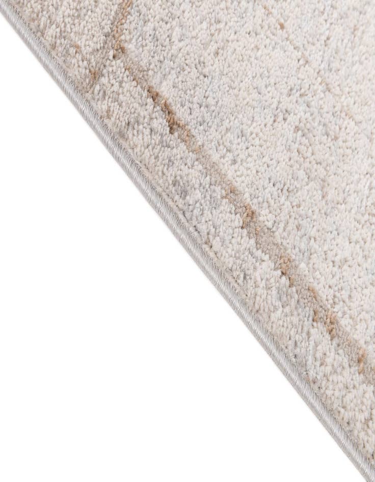 Detail image of Jill Zarin 5' x 7' 3 Uptown Rug