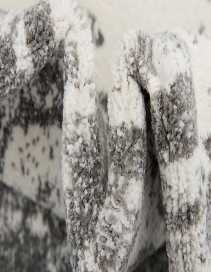 Detail image of  4' x 6' Veneto Rug