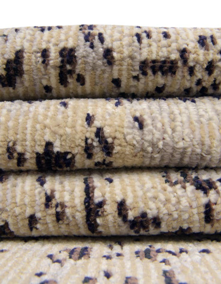 Detail image of  4' x 4' Amulet Round Rug