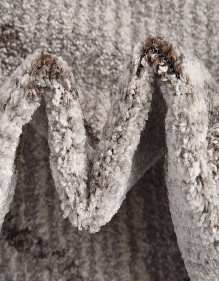 Detail image of  3' 3 x 3' 3 Aramis Round Rug