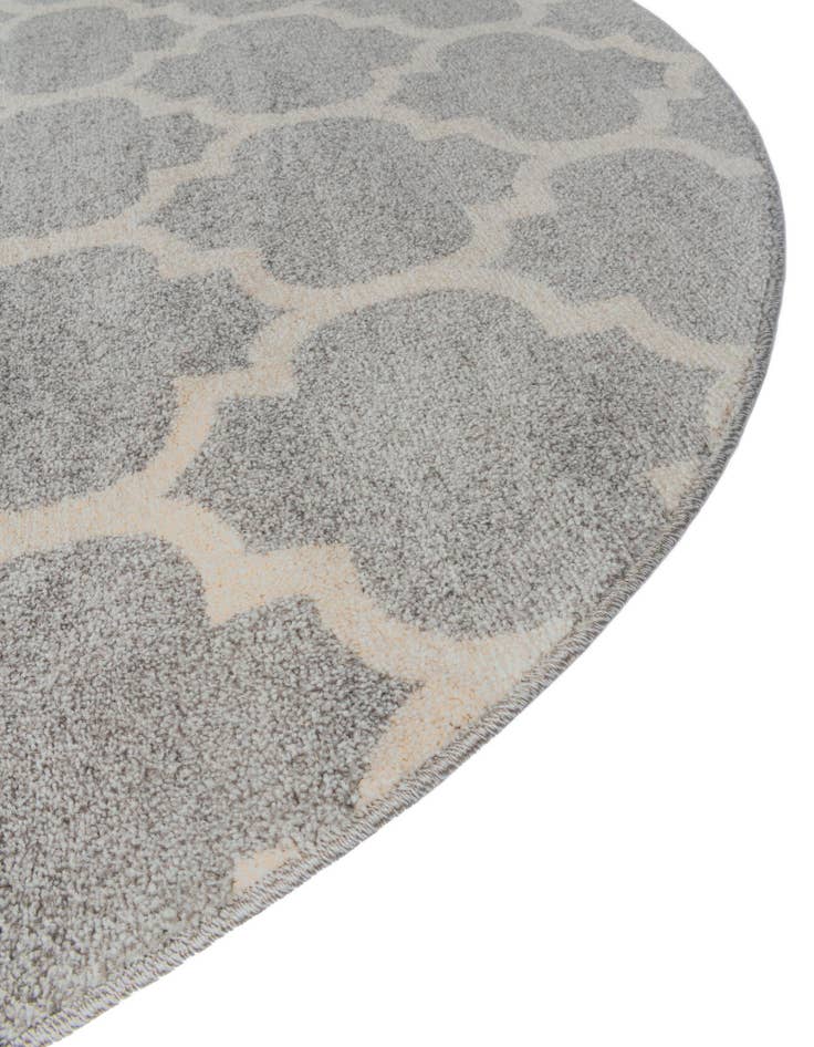 Detail image of  7' 10 x 7' 10 Lattice Round Rug