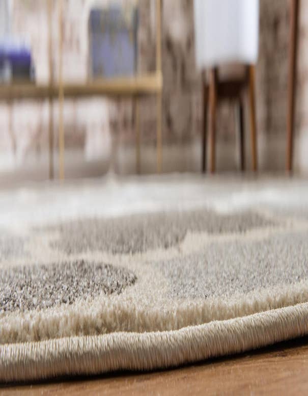 Detail image of  8' x 8' Lattice Round Rug