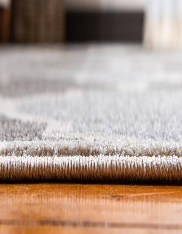 Detail image of  8' x 8' Lattice Round Rug