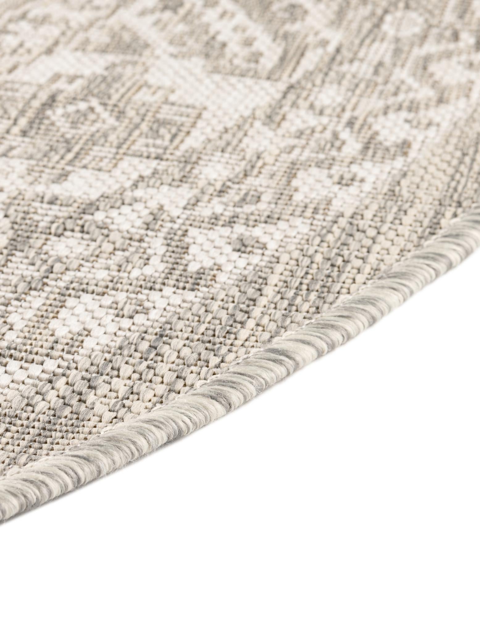 Light Gray 7' 10 x 7' 10 Aztec Outdoor Round Rug | Rugs.com