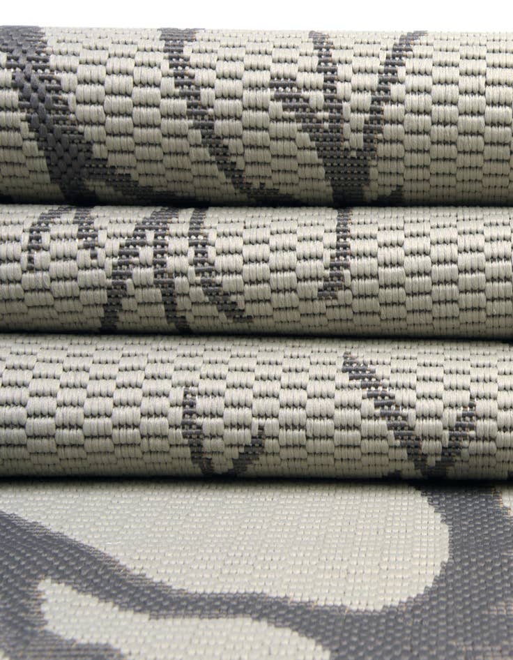 Detail image of  6' x 6'  Washable Botanical Indoor / Outdoor Round Rug