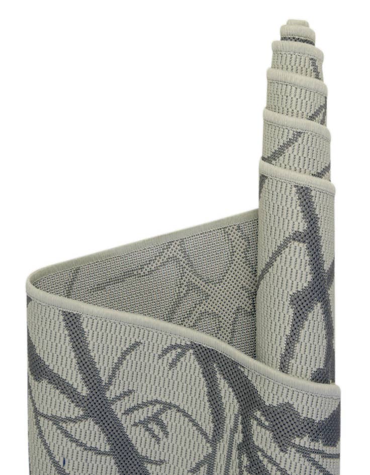 Detail image of  6' x 6'  Washable Botanical Indoor / Outdoor Round Rug