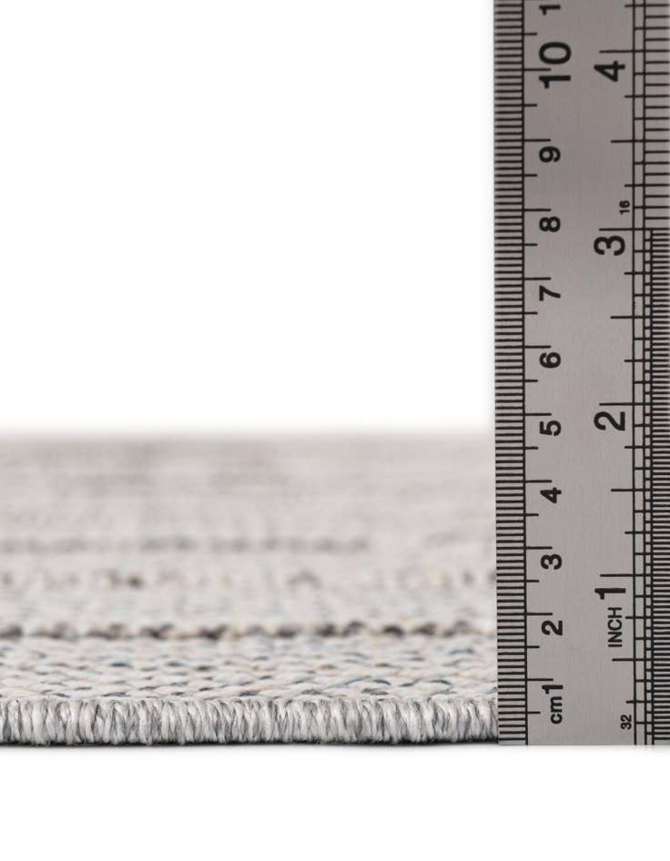 Detail image of  5' 3 x 5' 3  Washable Lattice Indoor / Outdoor Round Rug