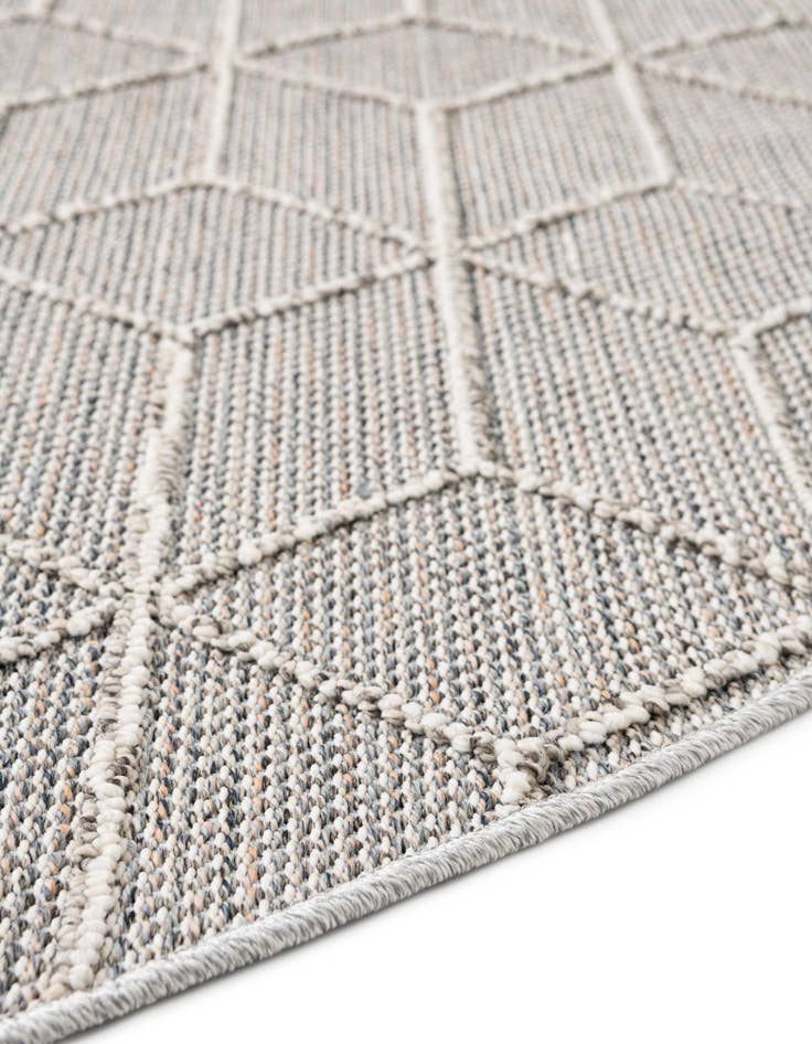 Detail image of  5' 3 x 5' 3  Washable Lattice Indoor / Outdoor Round Rug