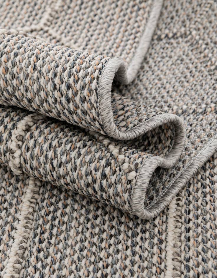 Detail image of  5' 3 x 5' 3  Washable Lattice Indoor / Outdoor Round Rug