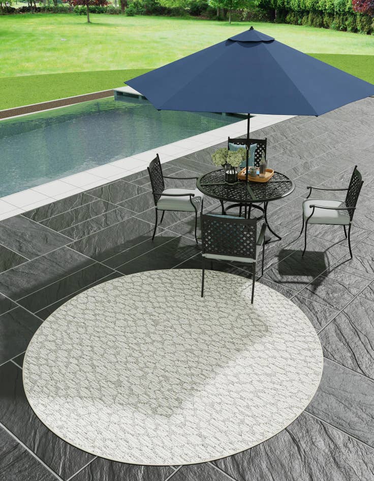 Detail image of  7' 10 x 7' 10  Washable Safari Indoor / Outdoor Round Rug