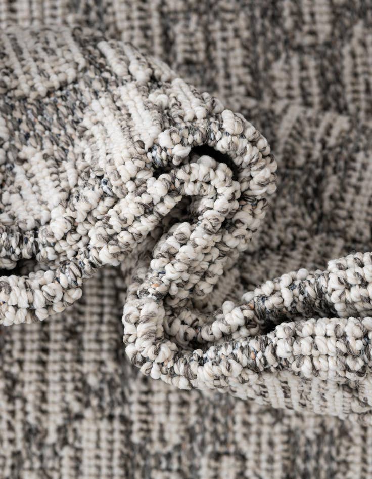 Detail image of  7' 10 x 7' 10  Washable Safari Indoor / Outdoor Round Rug