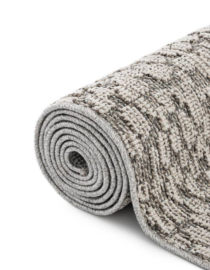 Detail image of  7' 10 x 7' 10  Washable Safari Indoor / Outdoor Round Rug