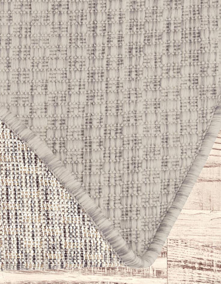 Detail image of  7' 10 x 7' 10  Washable Solid Indoor / Outdoor Round Rug