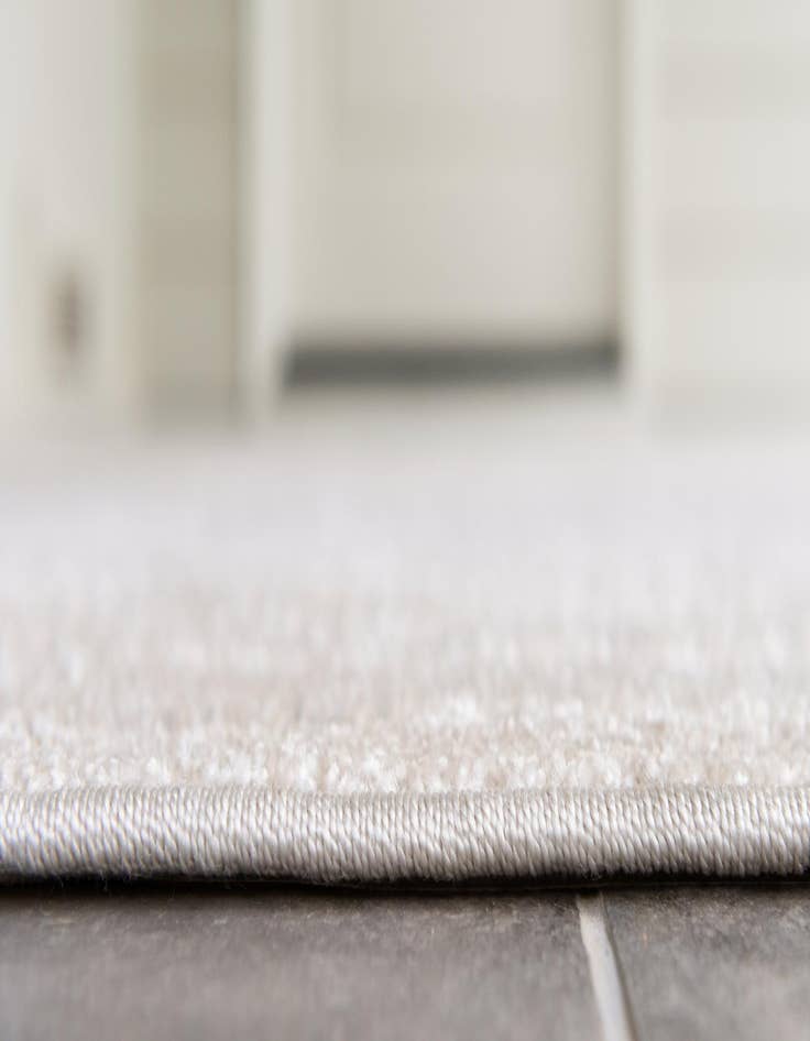 Detail image of  8' x 8'  Washable Sabrina Soto Ola Indoor / Outdoor Round Rug