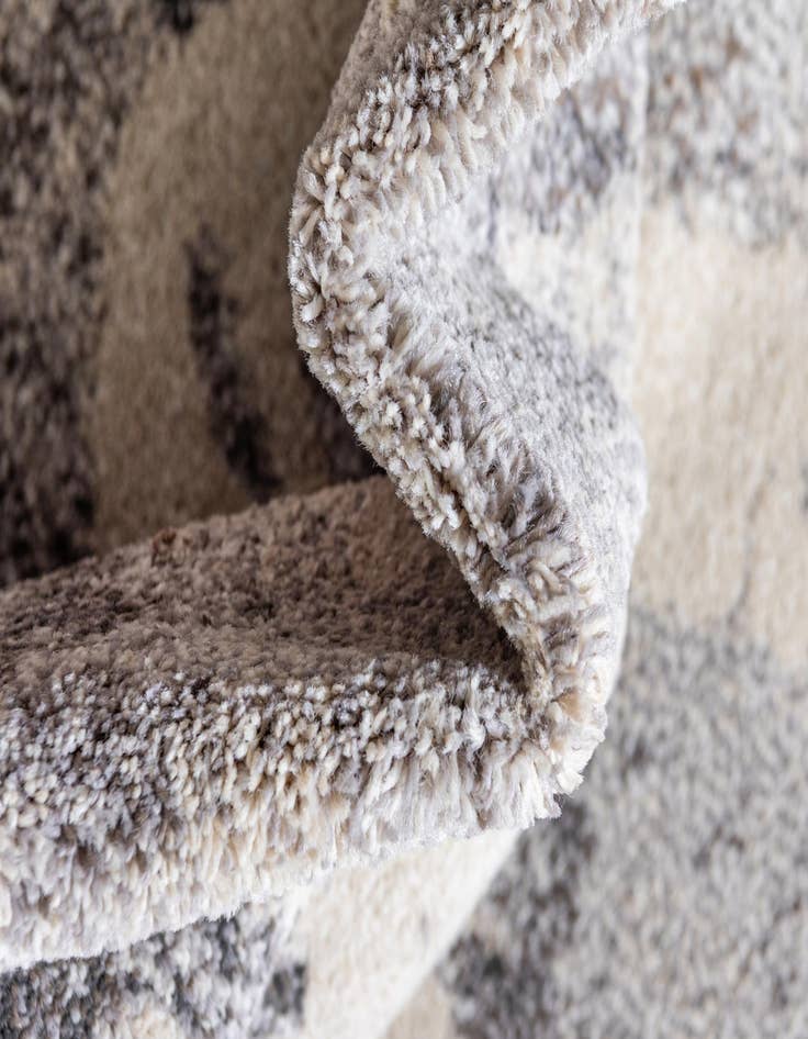 Detail image of  2' 7 x 10'  Washable Amalfi Runner Rug