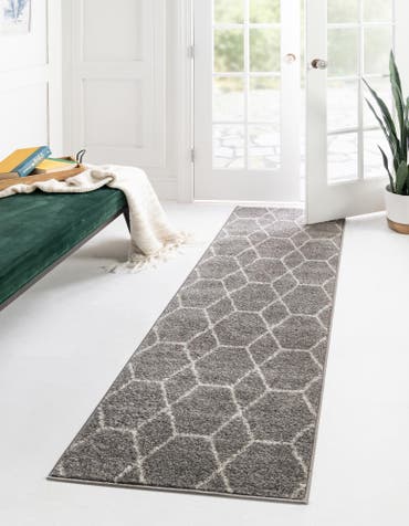  2' x 6' Lattice Frieze Runner Rug