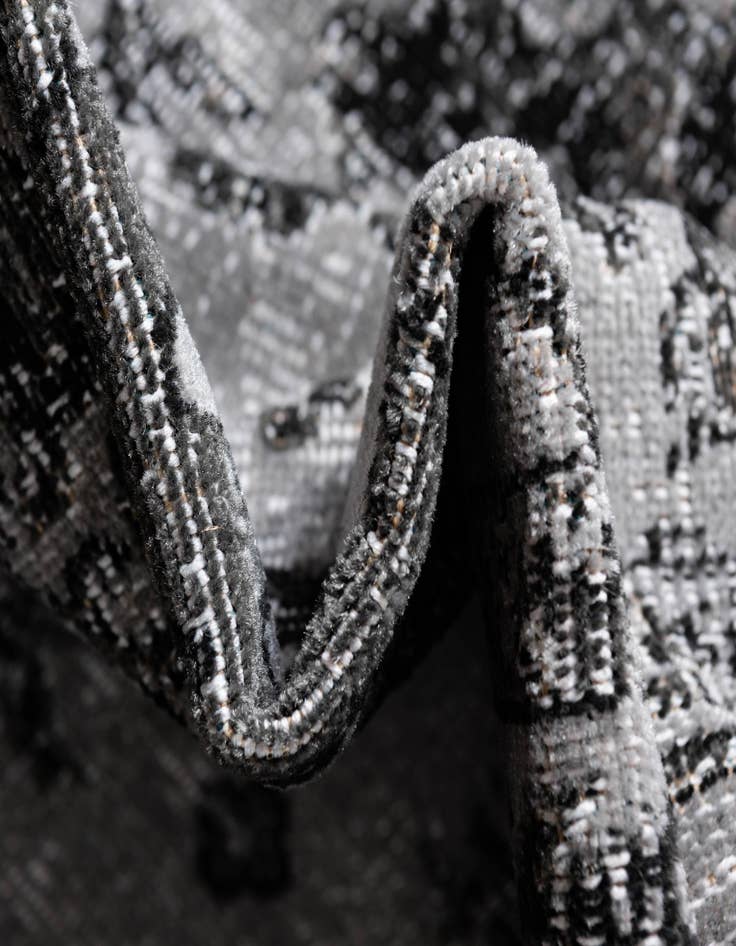 Detail image of  2' 7 x 10' Lucerne Runner Rug