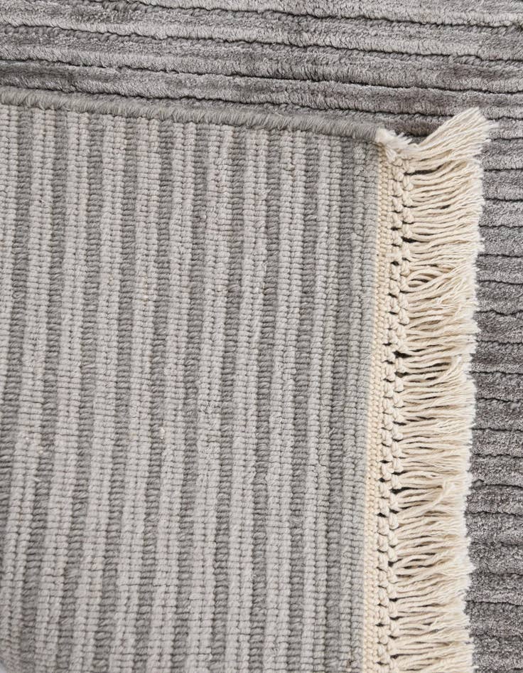 Detail image of  2' 7 x 2' 7  Hand Knotted Darya Wool Square Rug
