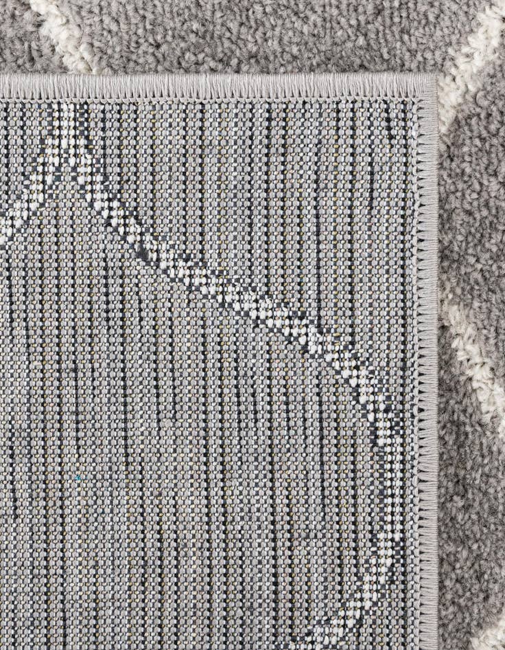 Detail image of  4' x 4' Lattice Frieze Square Rug