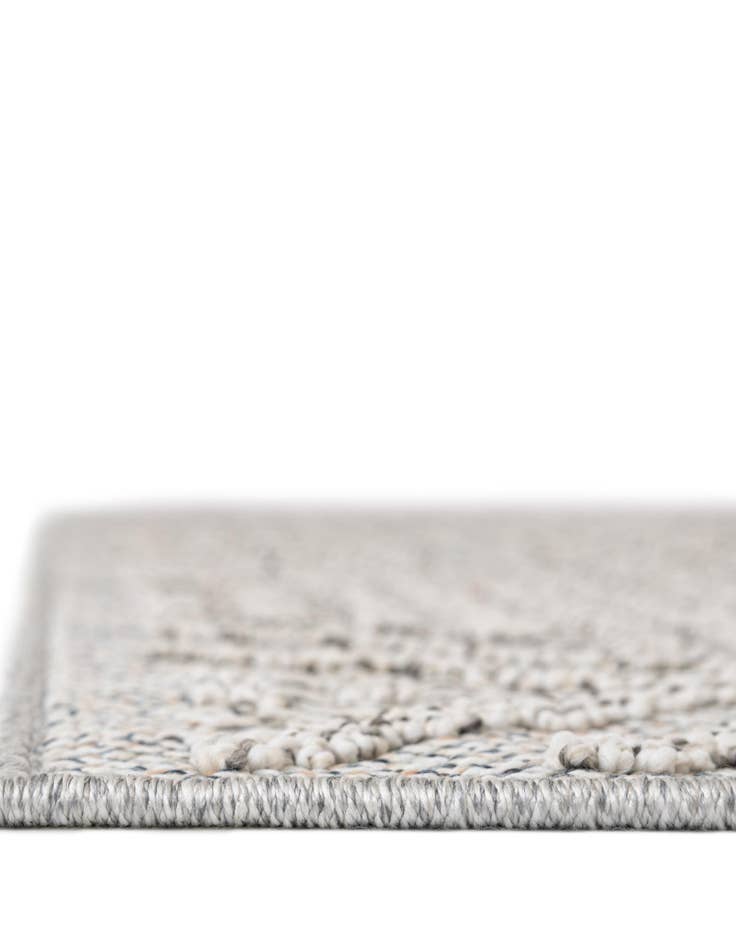 Detail image of  7' 10 x 7' 10  Washable Lattice Indoor / Outdoor Square Rug