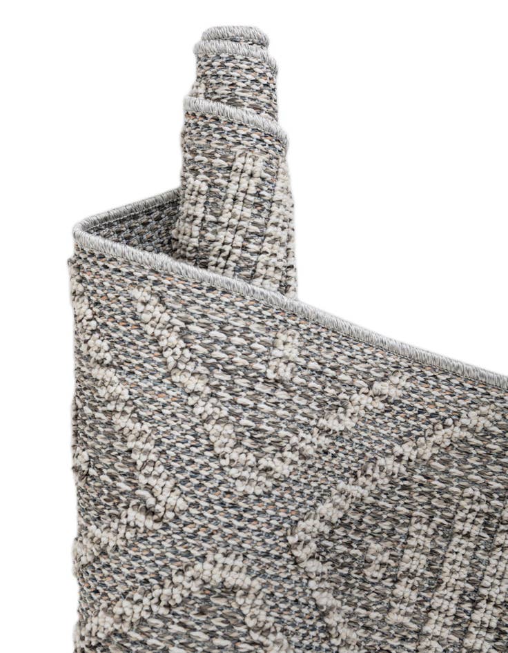 Detail image of  7' 10 x 7' 10  Washable Lattice Indoor / Outdoor Square Rug