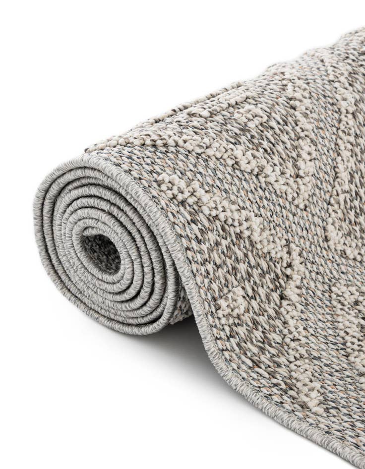 Detail image of  7' 10 x 7' 10  Washable Lattice Indoor / Outdoor Square Rug