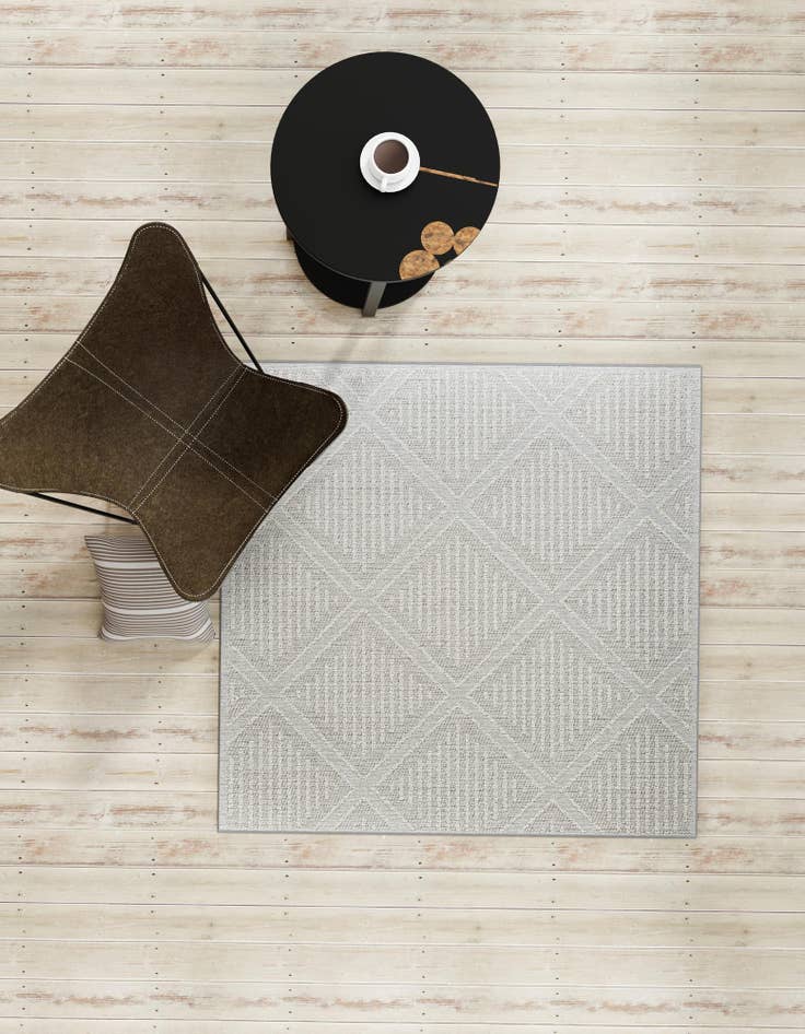 Detail image of  7' 10 x 7' 10  Washable Lattice Indoor / Outdoor Square Rug