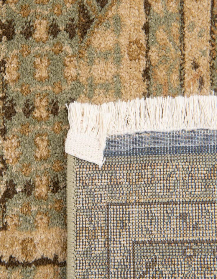 Detail image of  7' x 10' Amina Rug