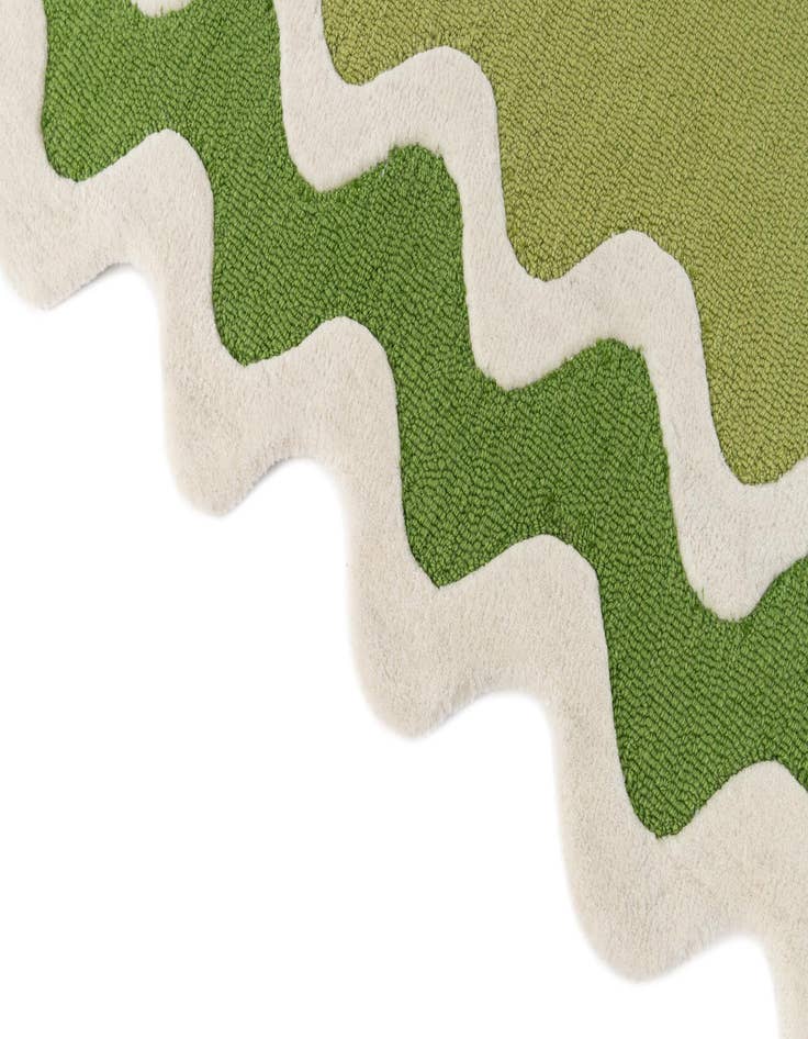 Detail image of 2' 9 x 4' 11 Hand Tufted Wool Rug