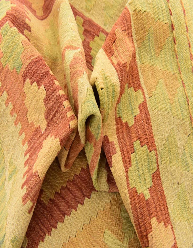 Detail image of  4' 10 x 6' 7  Hand Woven Kilim Waziri Wool Rug