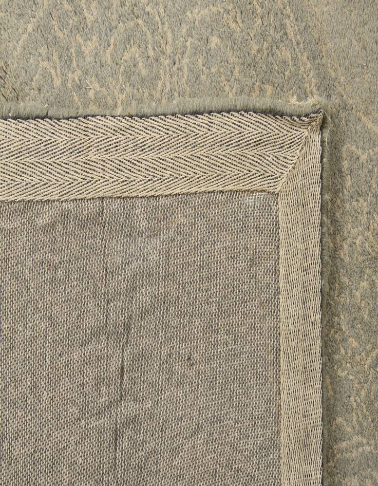 Detail image of  5' x 7' 9 Luna Rug