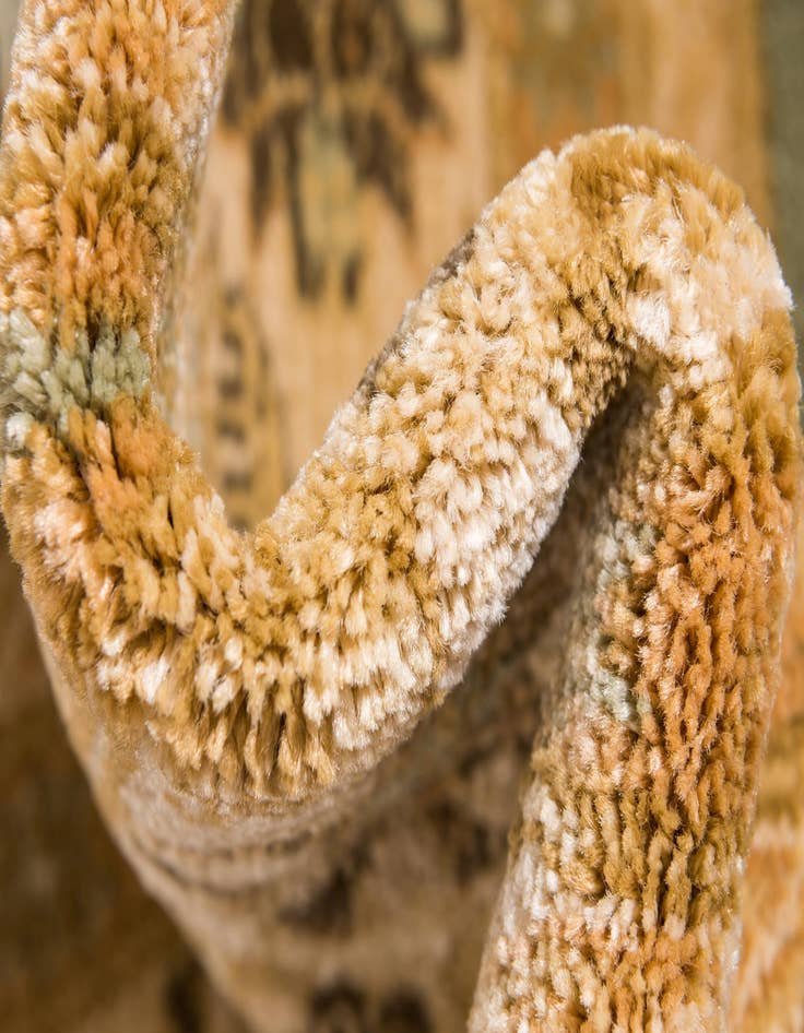 Detail image of  8' 2 x 11' Sara Rug