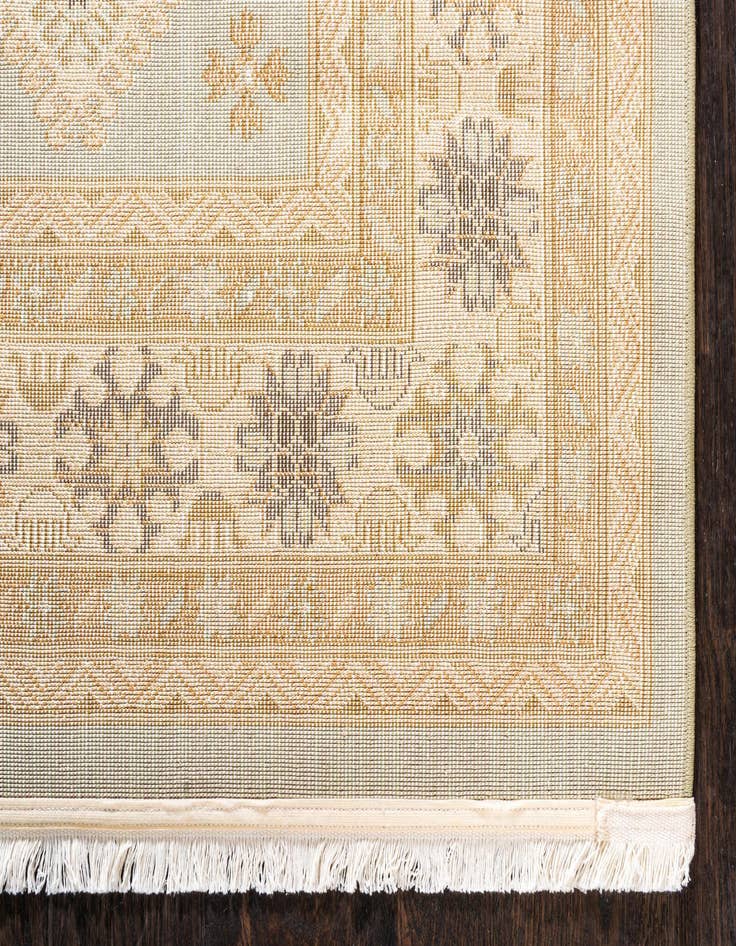 Detail image of  8' 2 x 11' Sara Rug